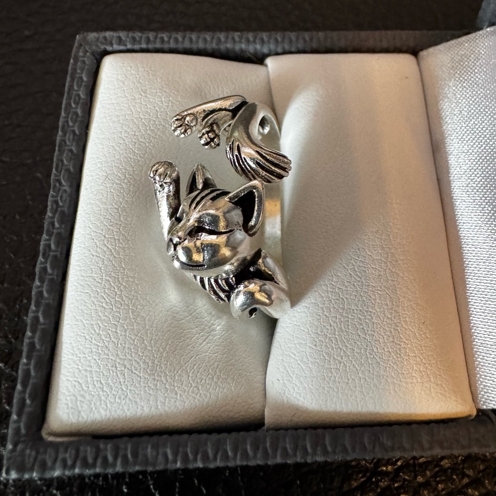 Sterling Silver Cat Wrap Ring. S925 stamped. Size 7. - Picture 4 of 4